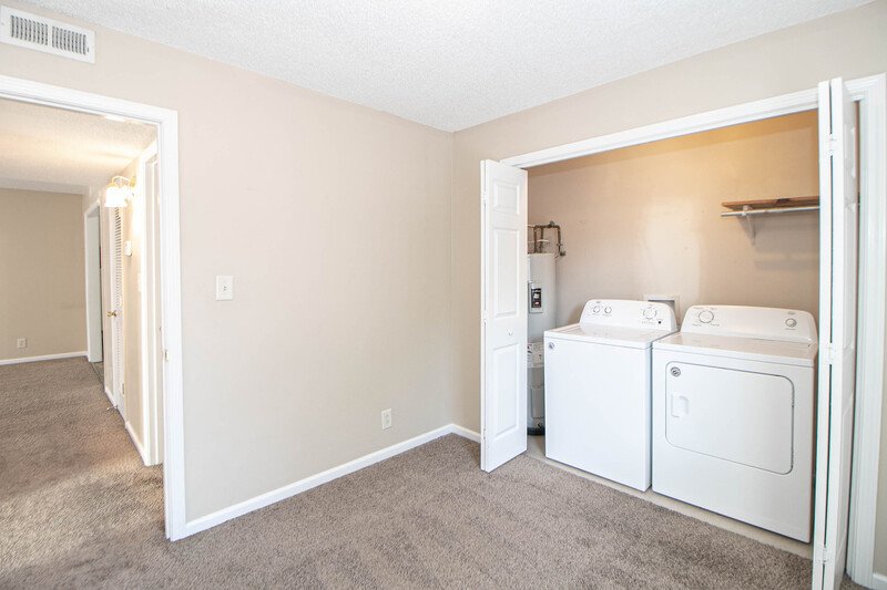 *** 1/2 DEPOSIT MOVE IN SPECIAL *** property image