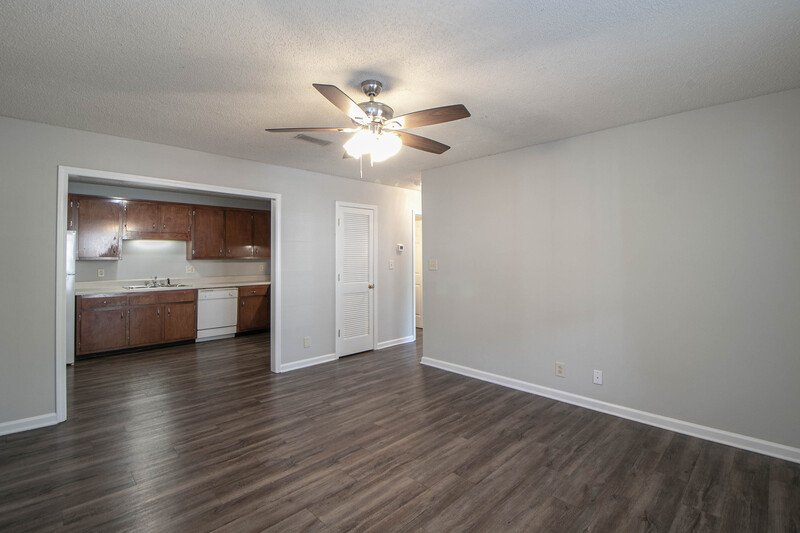 *** 1/2 DEPOSIT MOVE IN SPECIAL *** property image