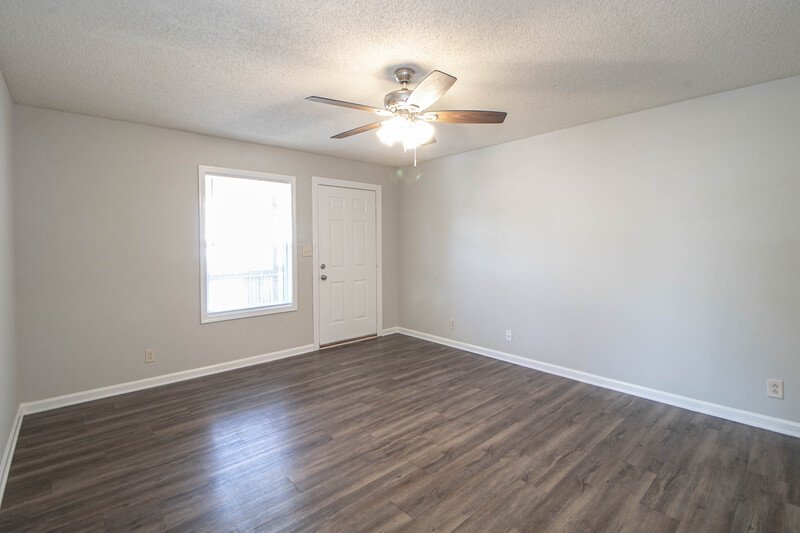 *** 1/2 DEPOSIT MOVE IN SPECIAL *** property image