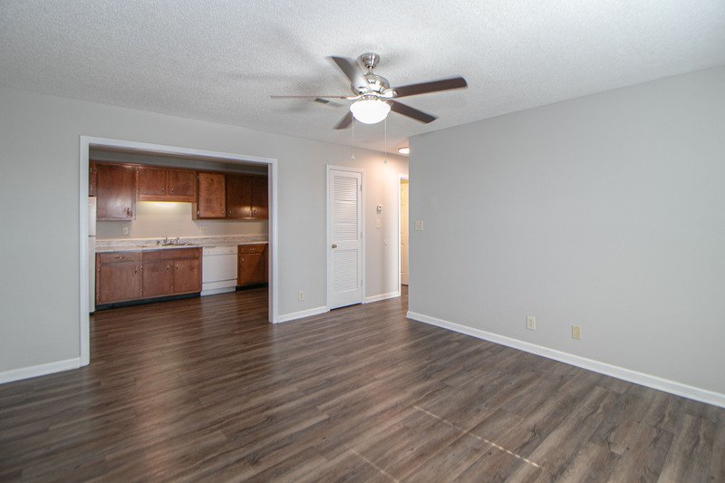 *** 1/2 DEPOSIT MOVE IN SPECIAL *** property image