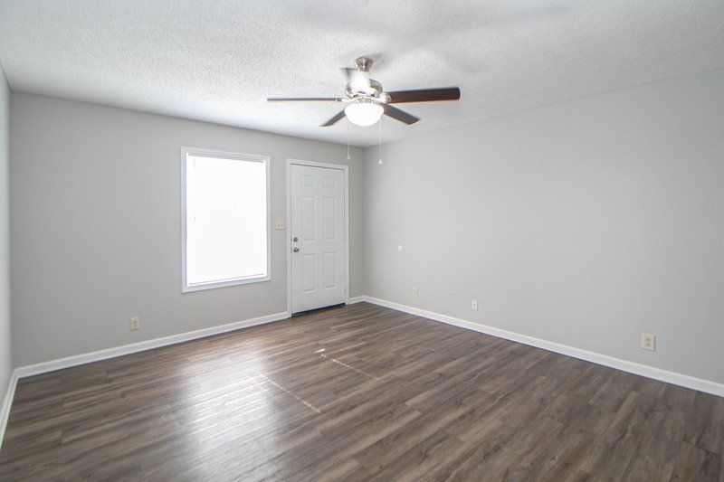 *** 1/2 DEPOSIT MOVE IN SPECIAL *** property image