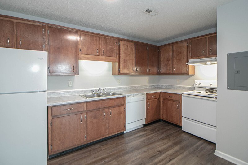 *** 1/2 DEPOSIT MOVE IN SPECIAL *** property image