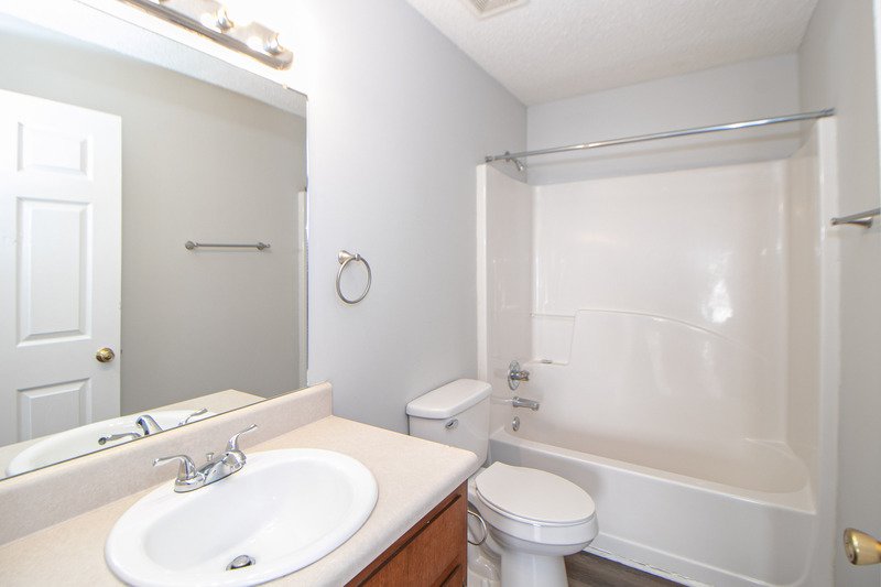*** 1/2 DEPOSIT MOVE IN SPECIAL *** property image