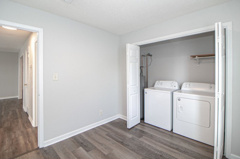 *** 1/2 DEPOSIT MOVE IN SPECIAL *** property image