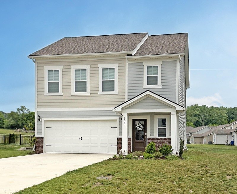 *** 1/2 DEPOSIT MOVE IN SPECIAL *** property image