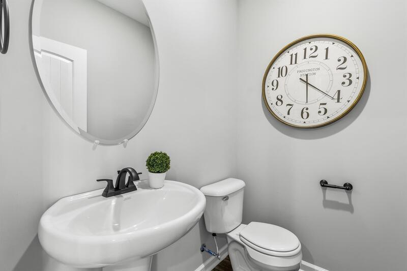 *** $500 DEPOSIT MOVE IN SPECIAL *** property image