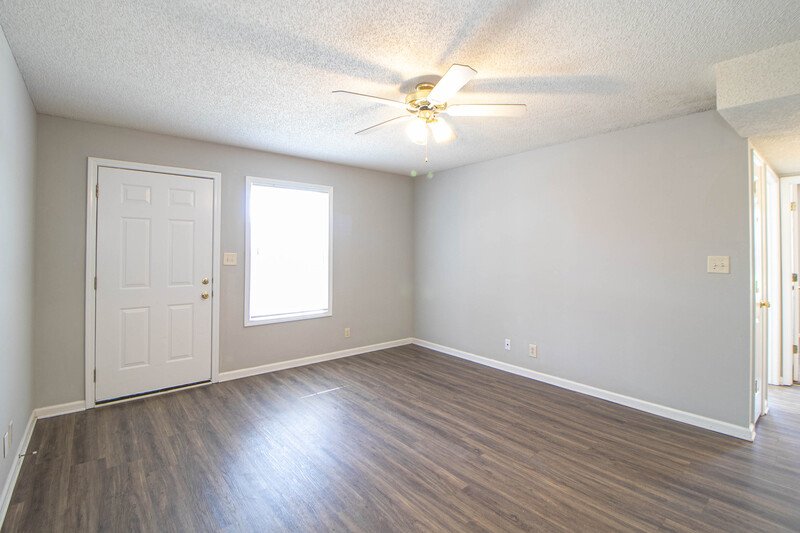 *** 1/2 DEPOSIT MOVE IN SPECIAL *** property image