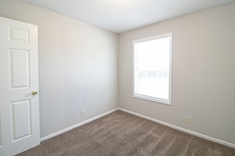*** 1/2 DEPOSIT MOVE IN SPECIAL *** property image