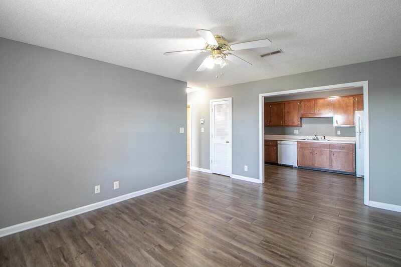 *** 1/2 DEPOSIT MOVE IN SPECIAL *** property image