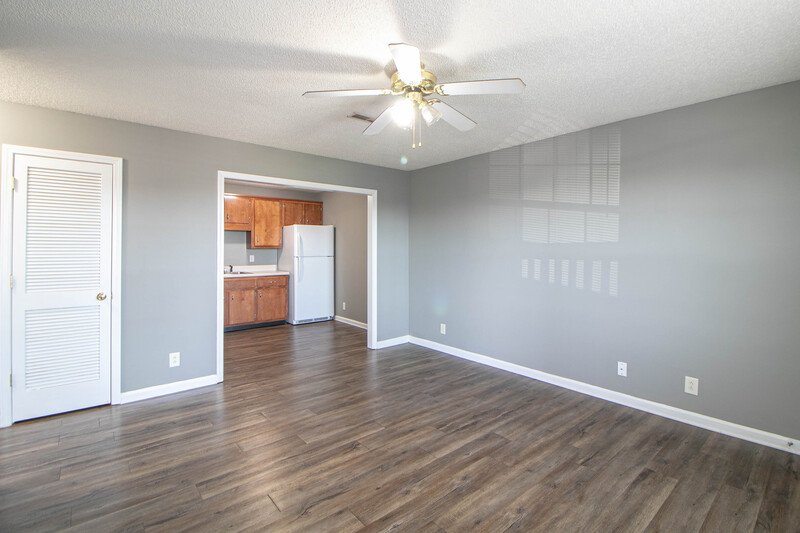 *** 1/2 DEPOSIT MOVE IN SPECIAL *** property image