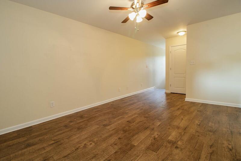 *** Pet Friendly Near Ft. Campbell Blvd. & 101st *** property image