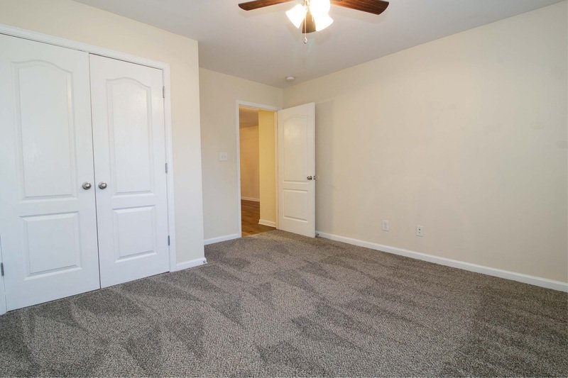 *** Pet Friendly Near Ft. Campbell Blvd. & 101st *** property image