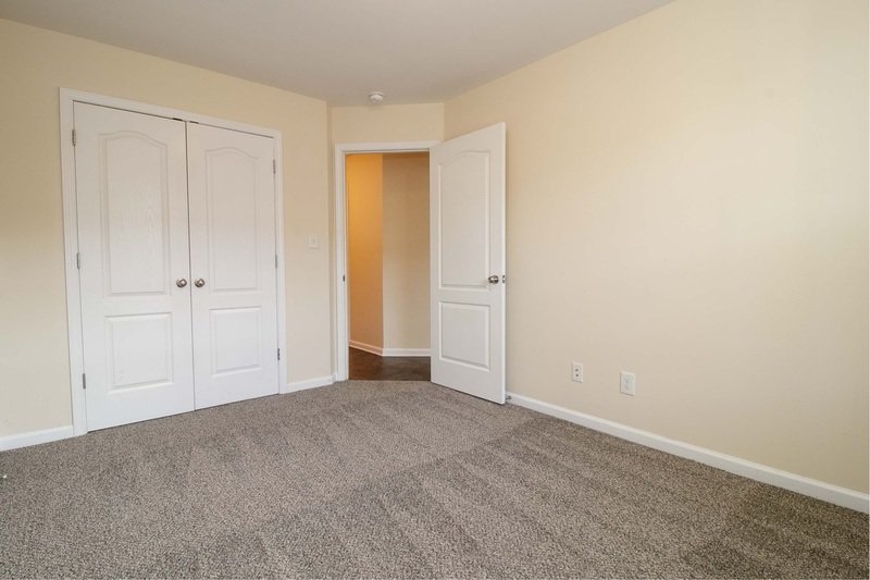 *** Pet Friendly Near Ft. Campbell Blvd. & 101st *** property image
