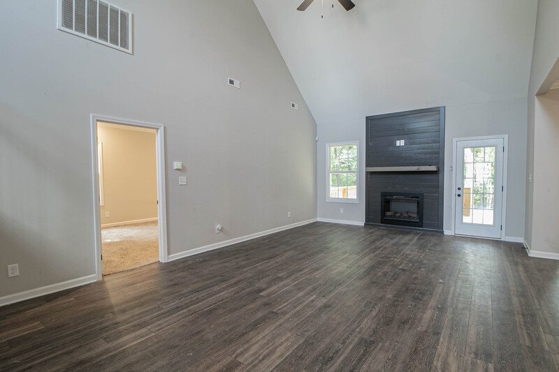 *** Gorgeous Like New Brick Home Zoned for Rossview Schools near Exit 8 *** property image
