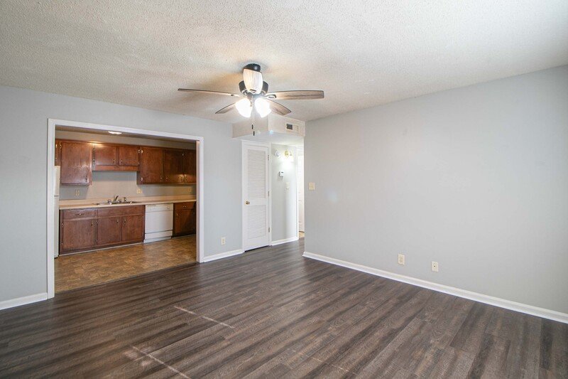 ** 1/2 DEPOSIT MOVE IN SPECIAL *** property image