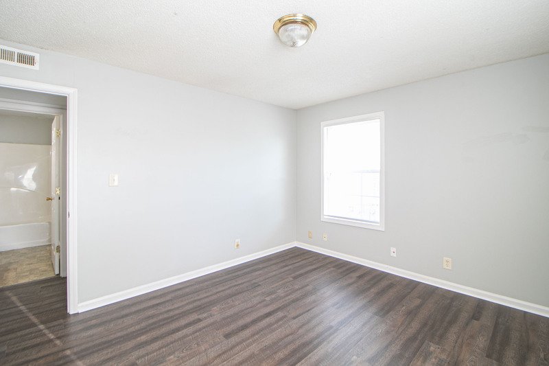 ** 1/2 DEPOSIT MOVE IN SPECIAL *** property image