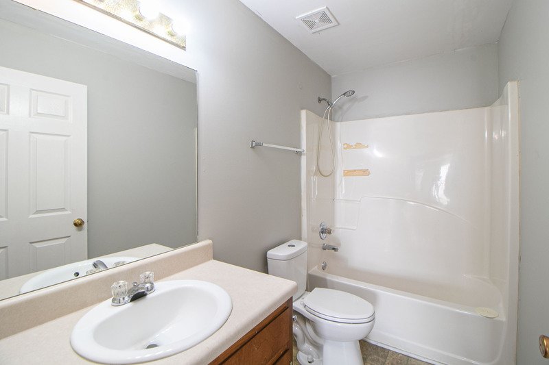** 1/2 DEPOSIT MOVE IN SPECIAL *** property image