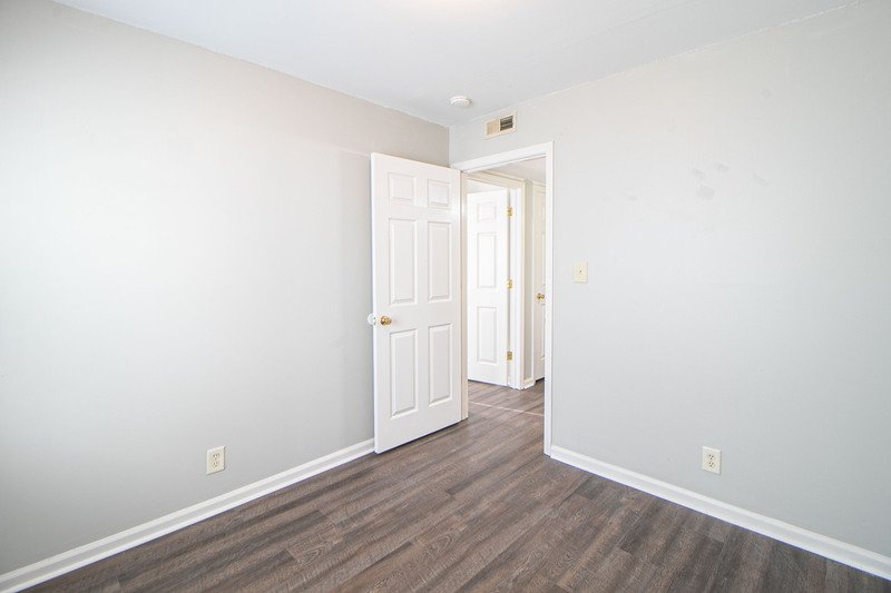 ** 1/2 DEPOSIT MOVE IN SPECIAL *** property image