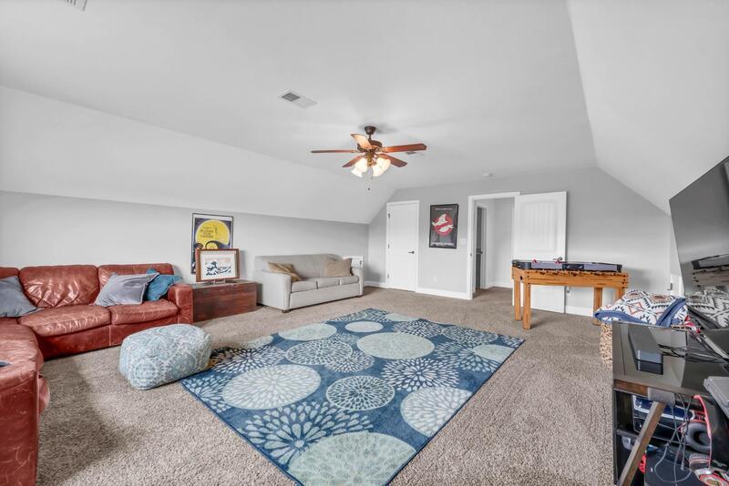 *** Located Minutes to Exit 8 & Rossview! LARGE home with plenty of space! *** property image