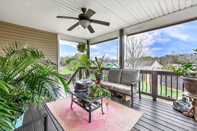 *** Located Minutes to Exit 8 & Rossview! LARGE home with plenty of space! *** property image