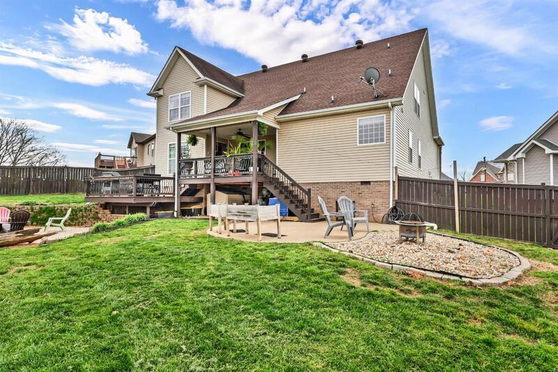 *** Located Minutes to Exit 8 & Rossview! LARGE home with plenty of space! *** property image