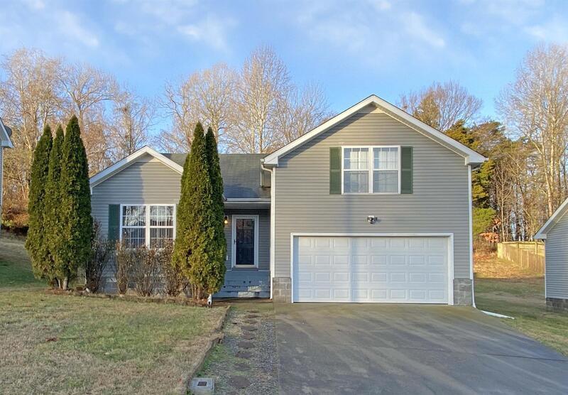 *** 3 Bedroom, 2 Bath with Bonus in quiet neighborhood convenient to assigned schools! *** property image