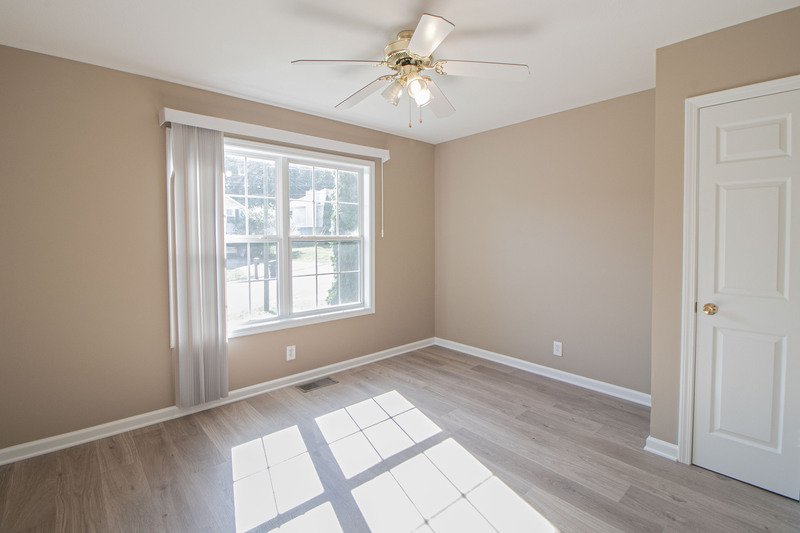 *** 3 Bedroom, 2 Bath with Bonus in quiet neighborhood convenient to assigned schools! *** property image