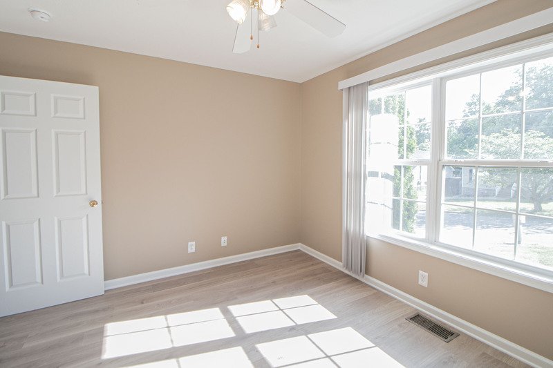 *** 3 Bedroom, 2 Bath with Bonus in quiet neighborhood convenient to assigned schools! *** property image