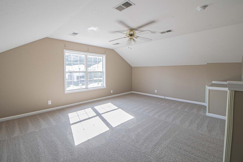 *** 3 Bedroom, 2 Bath with Bonus in quiet neighborhood convenient to assigned schools! *** property image
