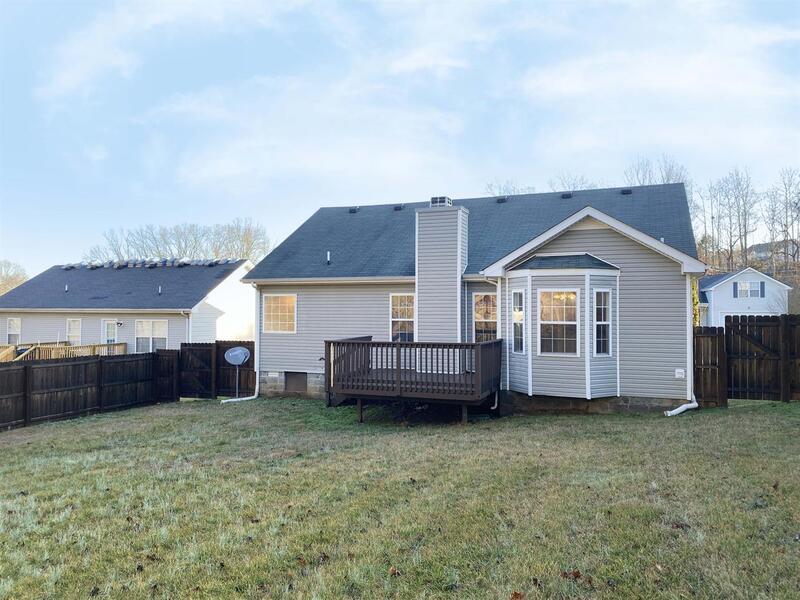 *** 3 Bedroom, 2 Bath with Bonus in quiet neighborhood convenient to assigned schools! *** property image