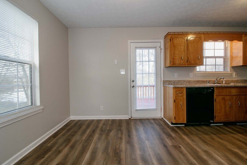 *** RESTRICTED BREEDS WELCOME!  $500 DEPOSIT MOVE IN SPECIAL & 2 WKS FREE w/ 13 MO. LEASE *** property image