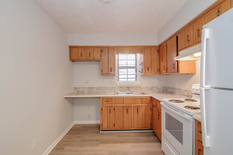 *** $500 DEPOSIT MOVE IN SPECIAL & 2 WKS FREE w/ 13 MO. LEASE *** property image