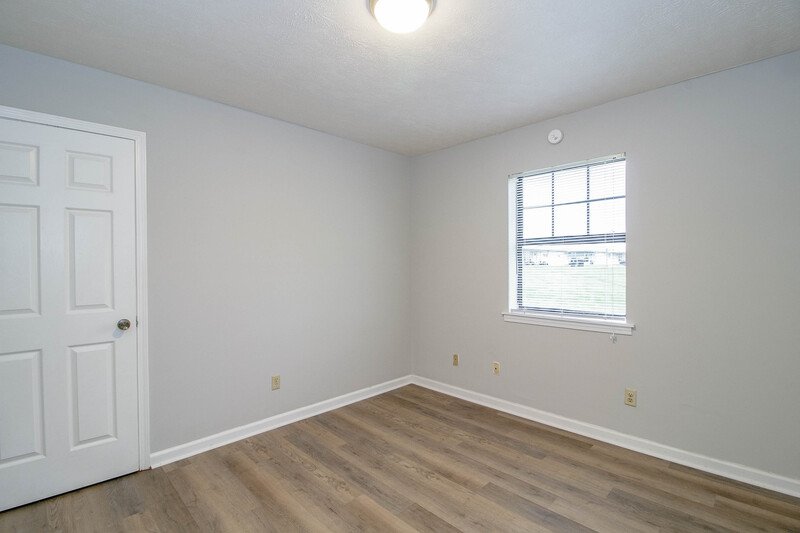 *** $500 DEPOSIT MOVE IN SPECIAL & 2 WKS FREE w/ 13 MO. LEASE *** property image