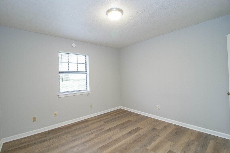 *** $500 DEPOSIT MOVE IN SPECIAL & 2 WKS FREE w/ 13 MO. LEASE *** property image