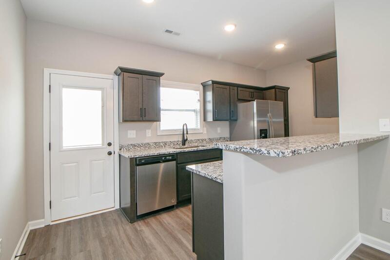*** $500 DEPOSIT MOVE IN SPECIAL *** property image