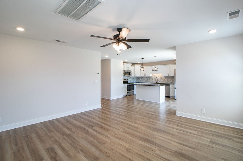 *** 2 WKS FREE w/ NEW LEASE MOVE IN SPECIAL *** property image