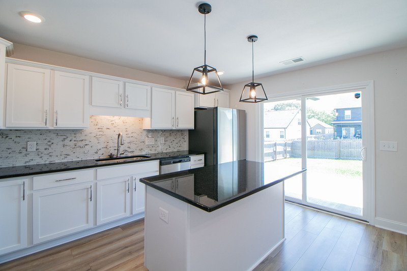 *** 2 WKS FREE w/ NEW LEASE MOVE IN SPECIAL *** property image