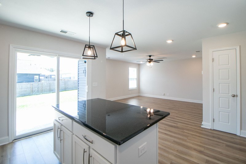 *** 2 WKS FREE w/ NEW LEASE MOVE IN SPECIAL *** property image