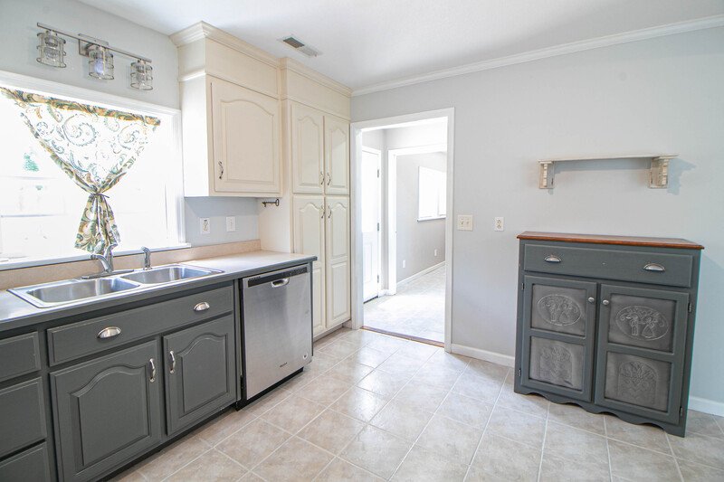 Country views, Peace & Quiet with this 3 bed, 2.5 bath home! property image