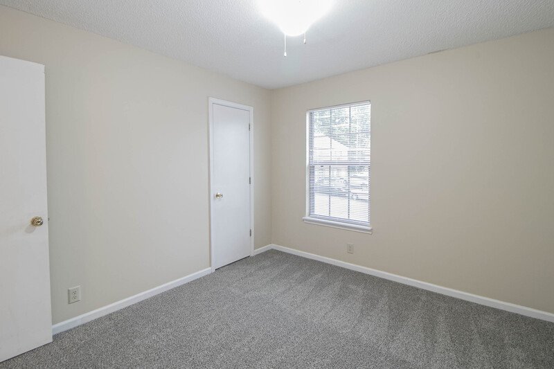*** PET FRIENDLY- Close to Wilma Rudolph! *** property image