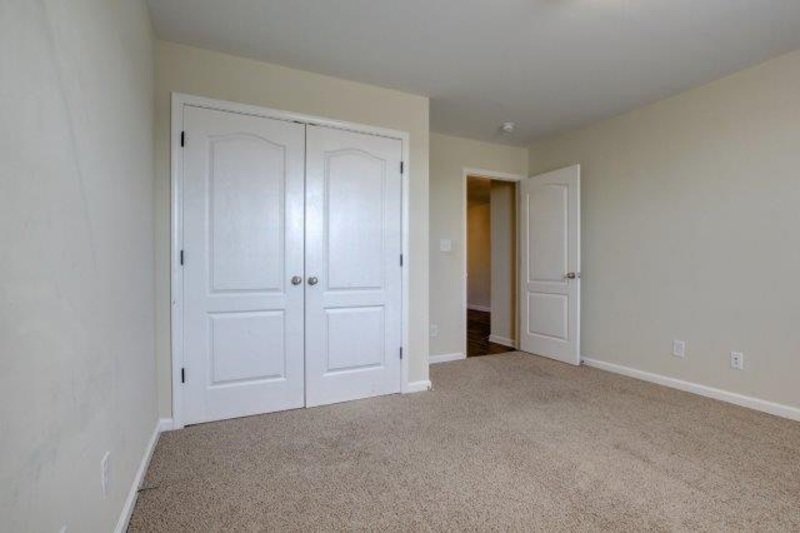 *** $500 DEPOSIT MOVE IN SPECIAL *** property image