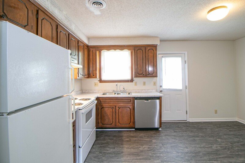 *** $500 DEPOSIT MOVE IN SPECIAL *** property image