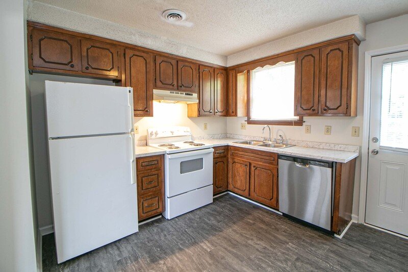 *** $500 DEPOSIT MOVE IN SPECIAL *** property image