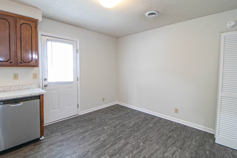 *** $500 DEPOSIT MOVE IN SPECIAL *** property image