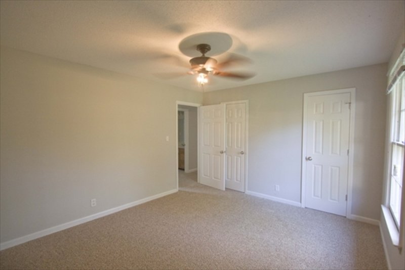 *** NO PETS PLEASE *** property image
