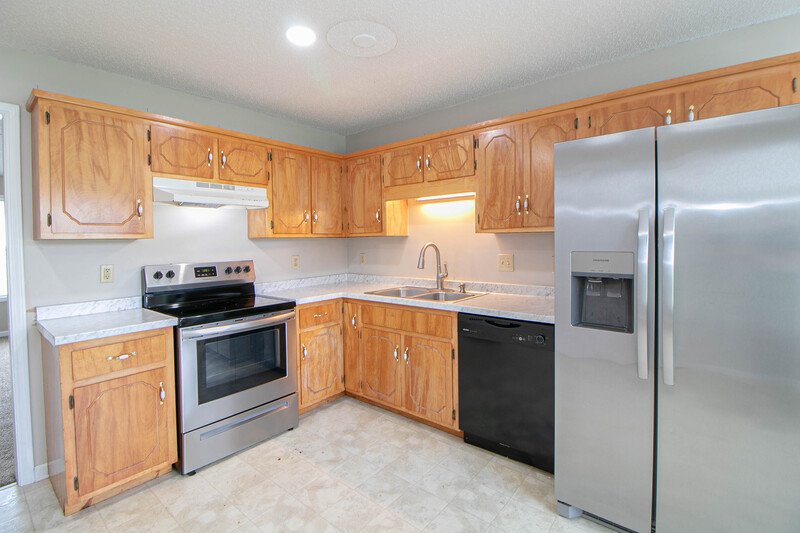 *** UPDATED PET FRINEDLY 3 BEDROOM, 2 BATH HOME! *** property image